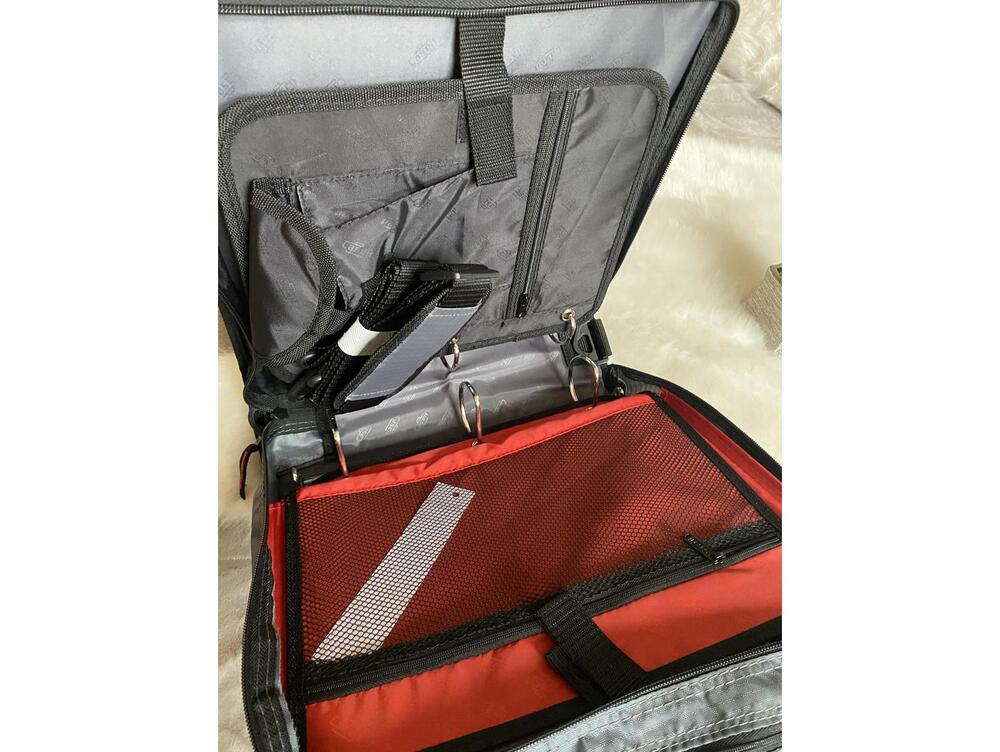 Case It The Dual 2.0 2-in-1 Dual Ring Binder with Zippered Organizer - Picture 3 of 6
